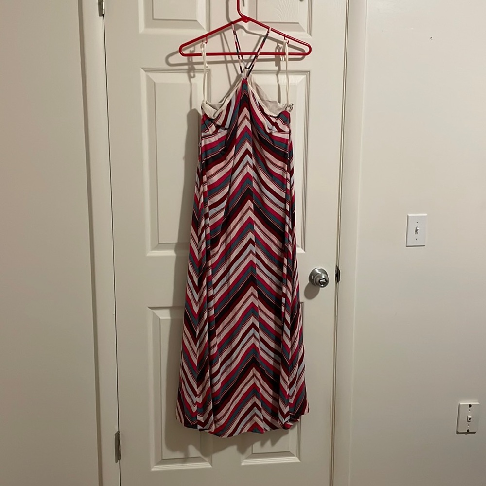 🛍️GUC LOFT Striped Maxi W/v Neck Straps 235